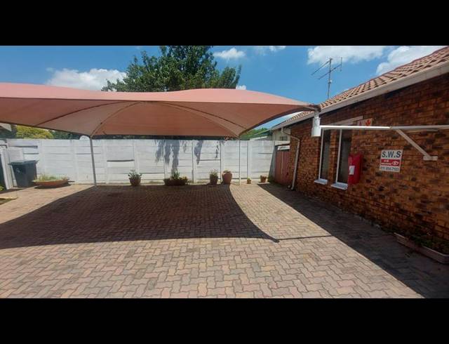 3 BEDROOM TOWNHOUSE FOR SALE IN BOKSBURG NORTH